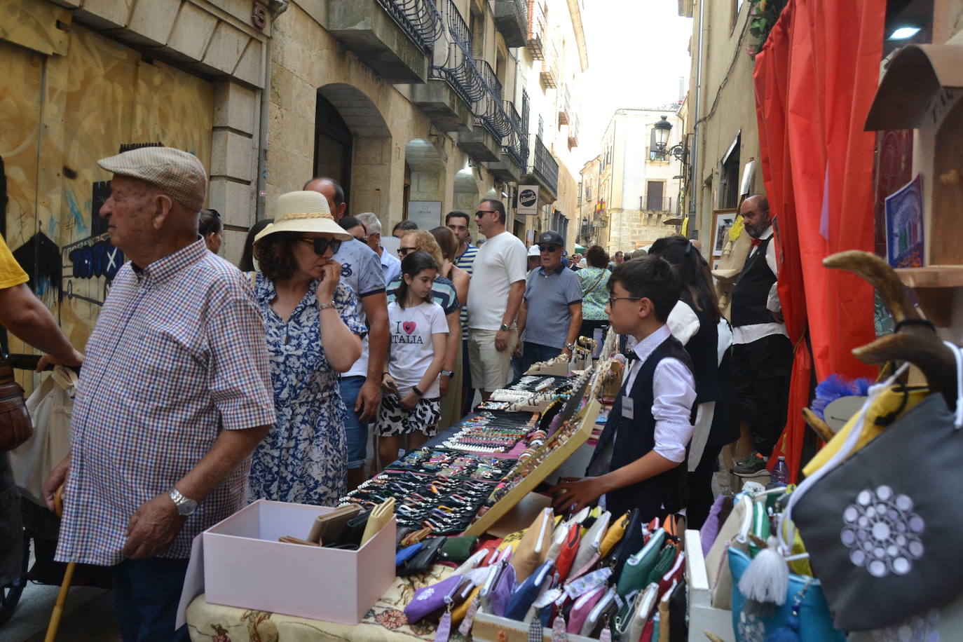 El comercio local abarrota las calles de Miróbriga