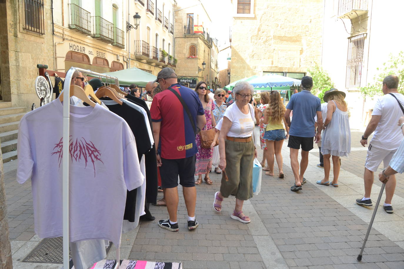 El comercio local abarrota las calles de Miróbriga