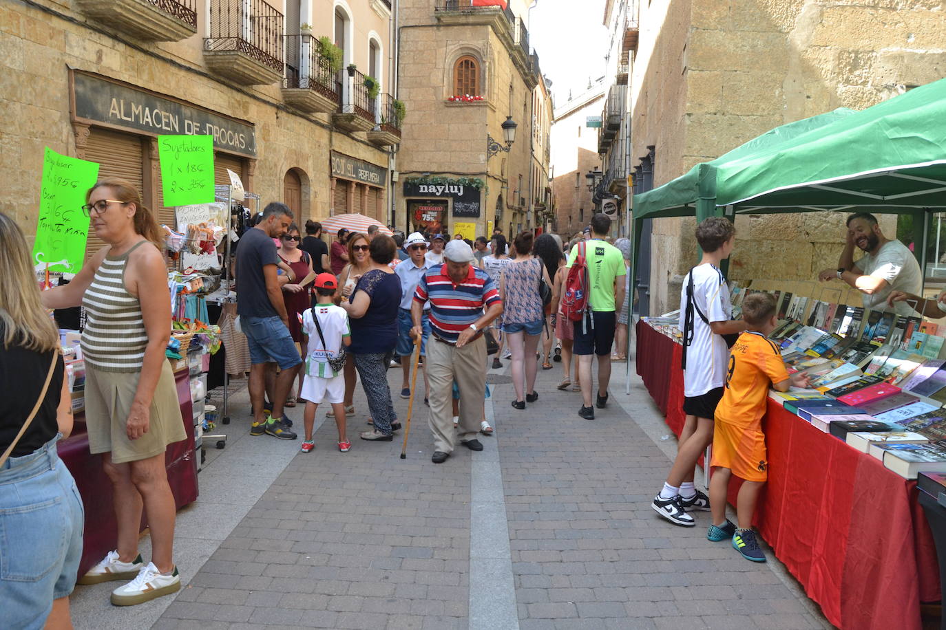 El comercio local abarrota las calles de Miróbriga