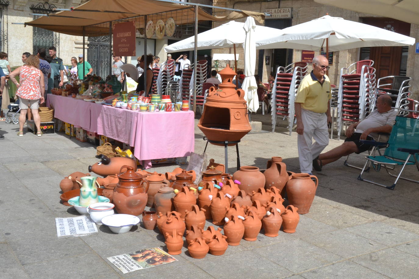 El comercio local abarrota las calles de Miróbriga