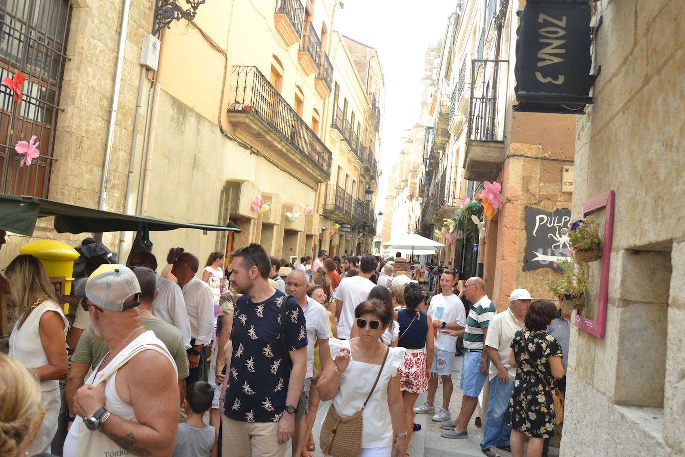 El comercio local abarrota las calles de Miróbriga