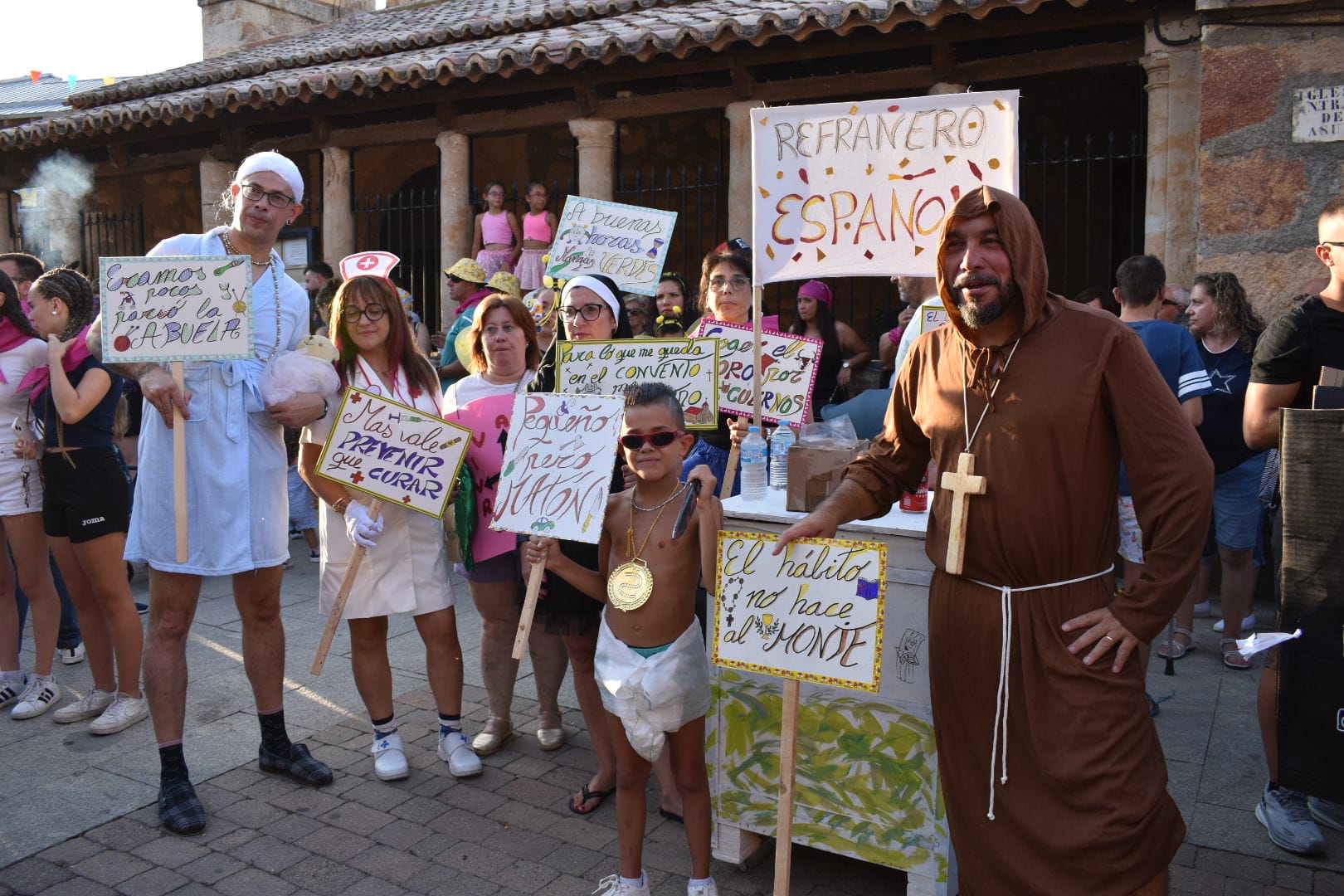 Color, peñas y rebujito: así ha comenzado la gran fiesta de San Roque en Carbajosa de la Sagrada