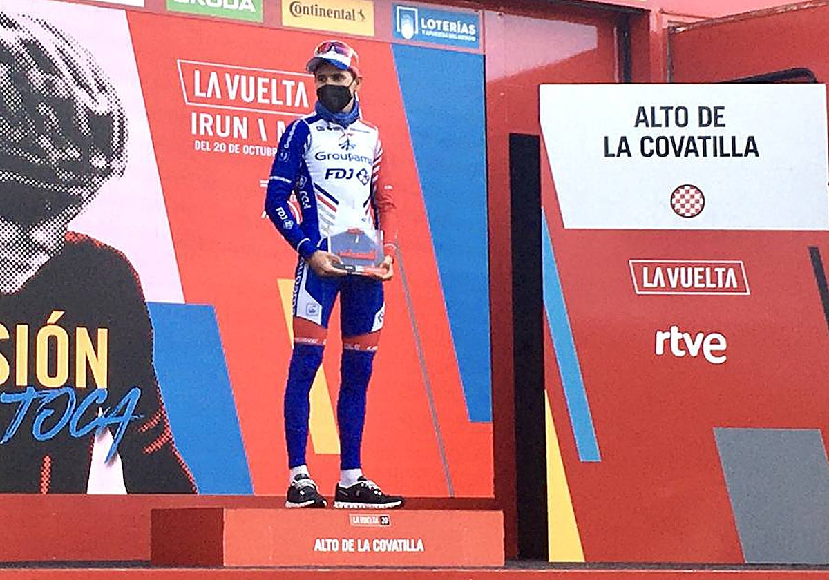 David Gaudu, en el podio de la penúltima etapa de 2020 en La Covatilla.