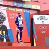 David Gaudu, en el podio de la penúltima etapa de 2020 en La Covatilla.