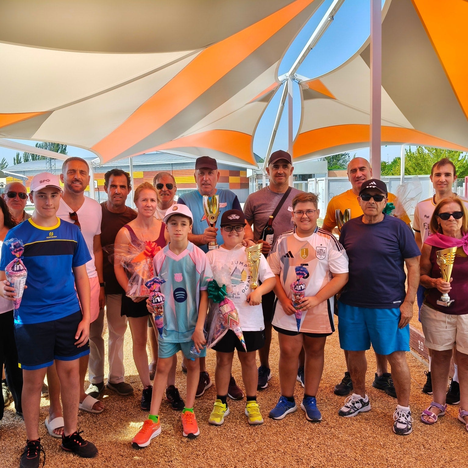 Los más pequeños marcan el ritmo festivo en Carbajosa de la Sagrada