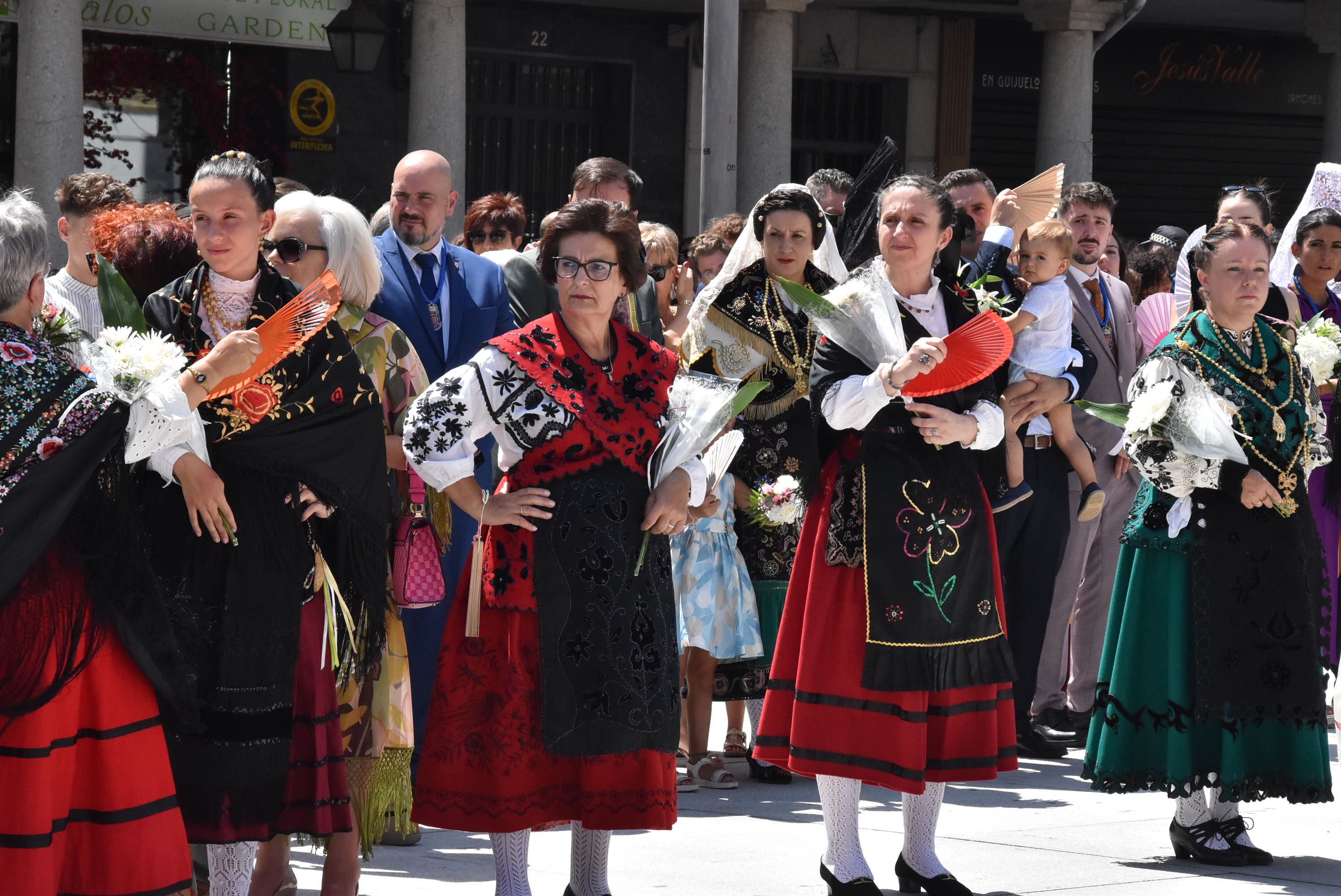 Guijuelo renueva su devoción con la Virgen de la Asunción en el día grande de sus fiestas
