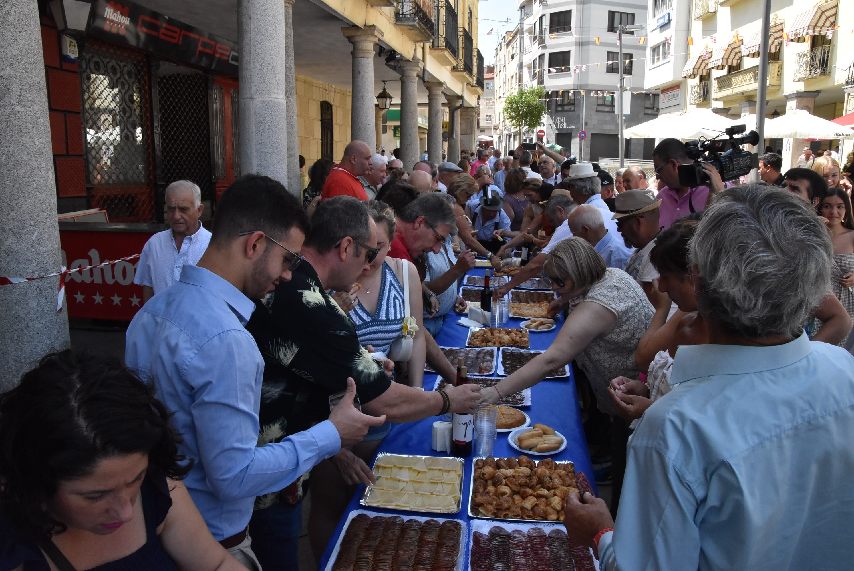 Guijuelo renueva su devoción con la Virgen de la Asunción en el día grande de sus fiestas