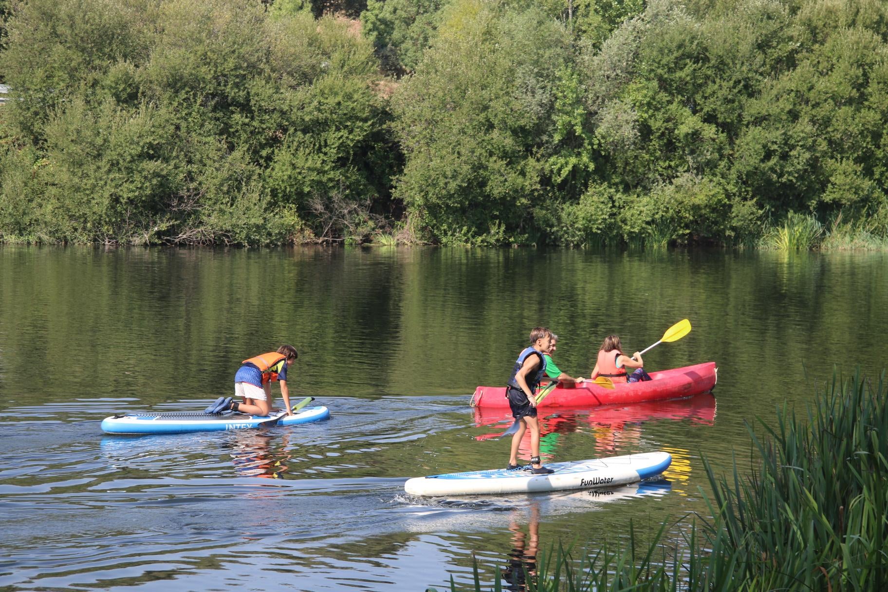 Villamayor de Armuña disfruta de las fiestas de verano con el río Tormes y la merienda de peñas