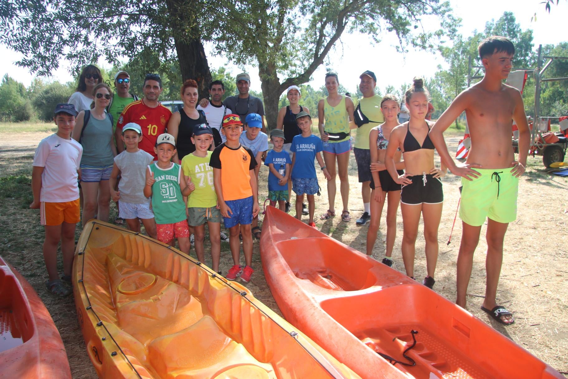 Villamayor de Armuña disfruta de las fiestas de verano con el río Tormes y la merienda de peñas
