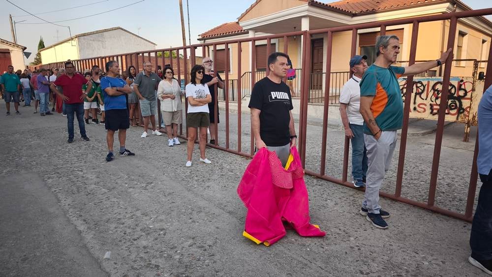 Primer encierro tradicional por las calles de Macotera