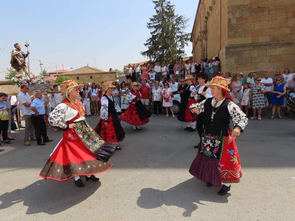 Bailes charros para San Roque en Babilafuente