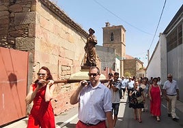 Procesión en honor a San Roque en Cantalpino.