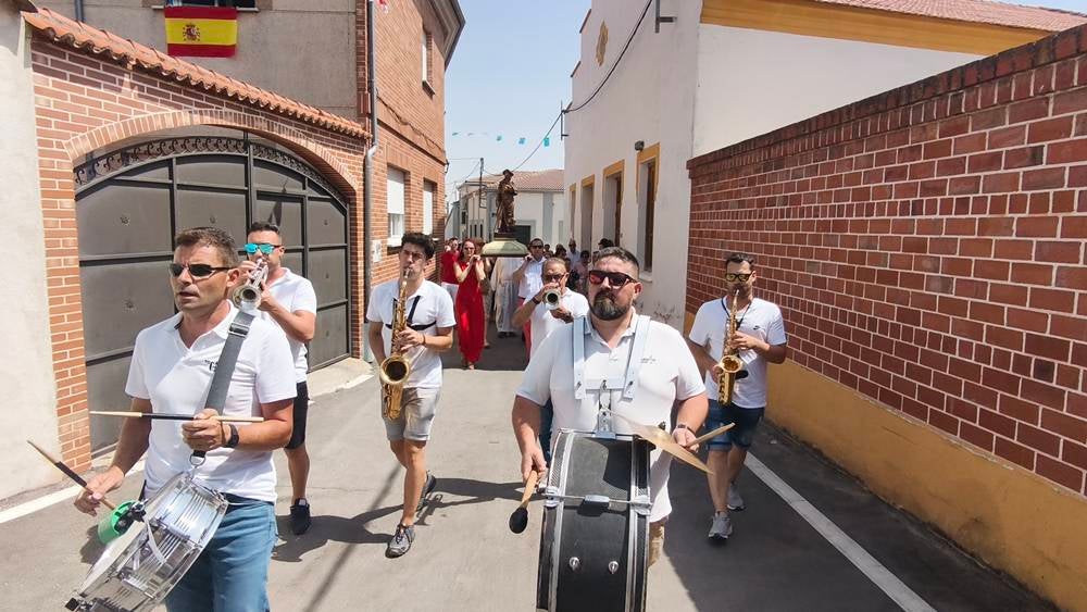 Procesión con San Roque en Cantalpino