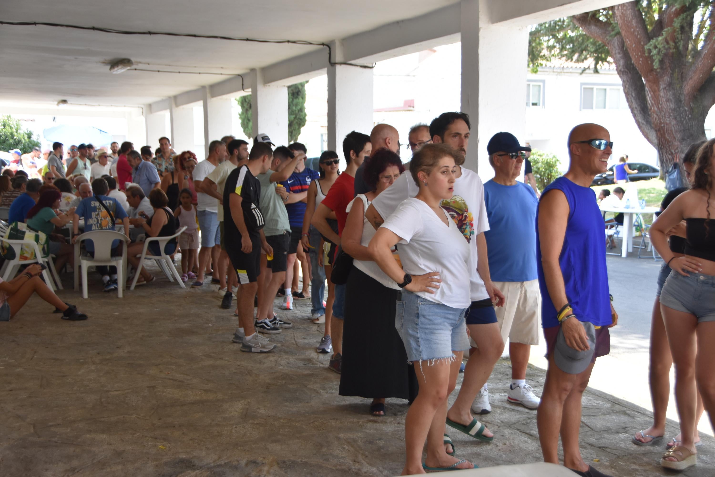 Diversión y paella para 800 en Nuevo Naharros