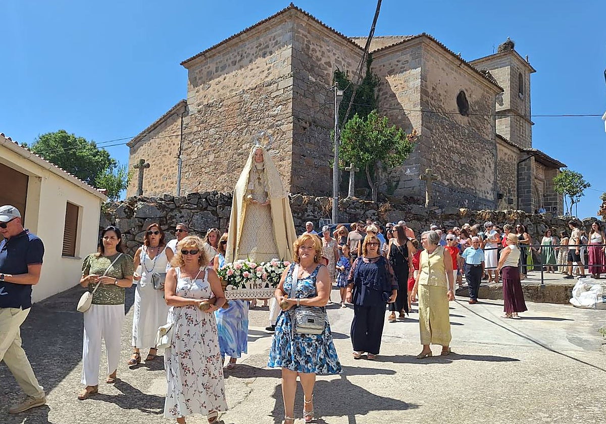 Sorihuela acompaña a la Virgen de la Asunción en su día de fiesta
