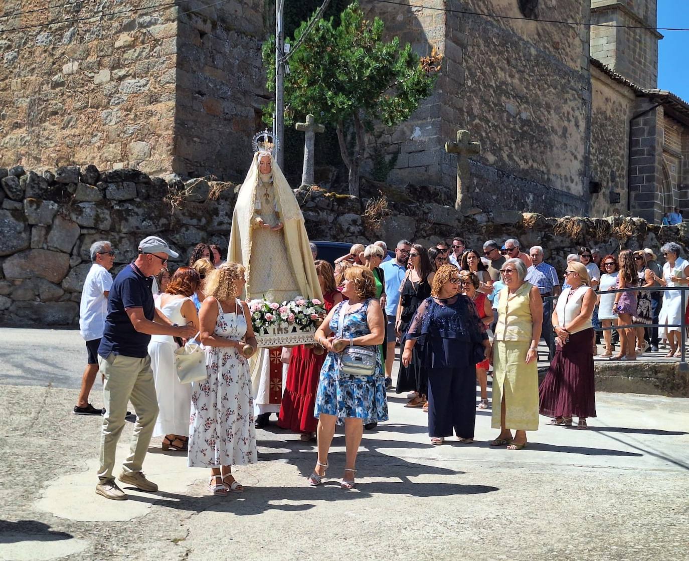 Sorihuela acompaña a la Virgen de la Asunción en su día de fiesta