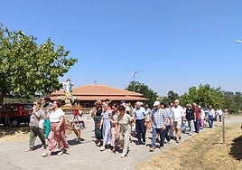 Procesión con la imagen de la Virgen de la Asunción