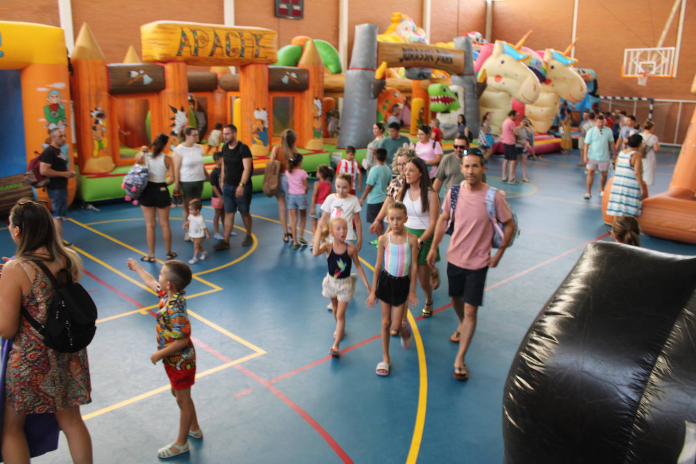 Los niños disfrutan de la fiesta en Guijuelo