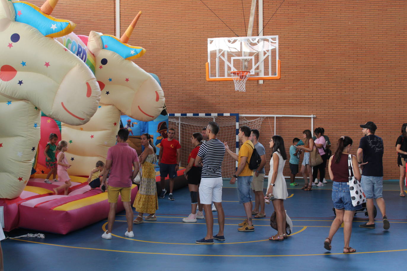Los niños disfrutan de la fiesta en Guijuelo