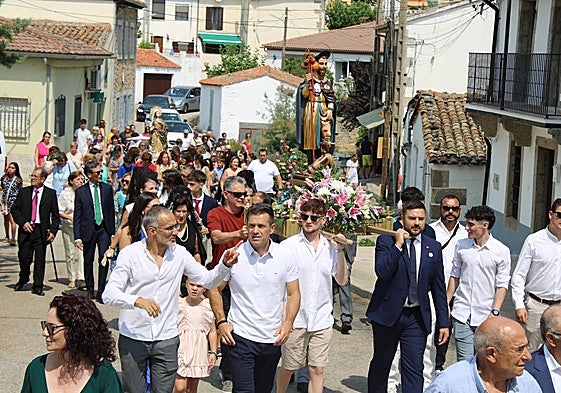 La imagen de San Roque precedía este sábado a la de la Virgen de la Asunción