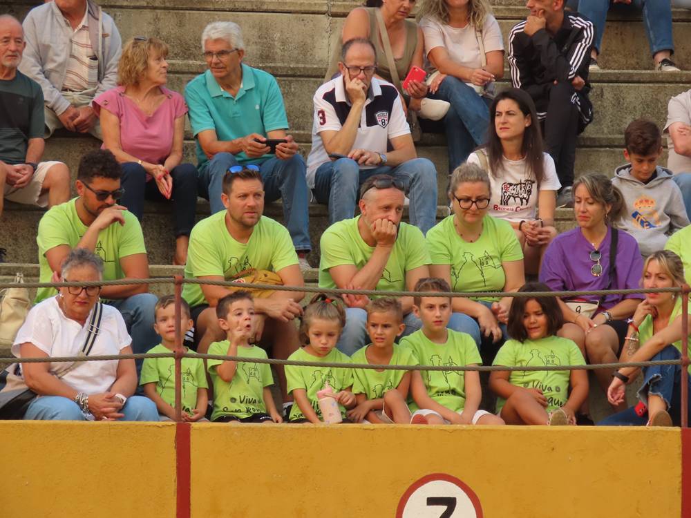 Multitudinario segundo encierro en Macotera