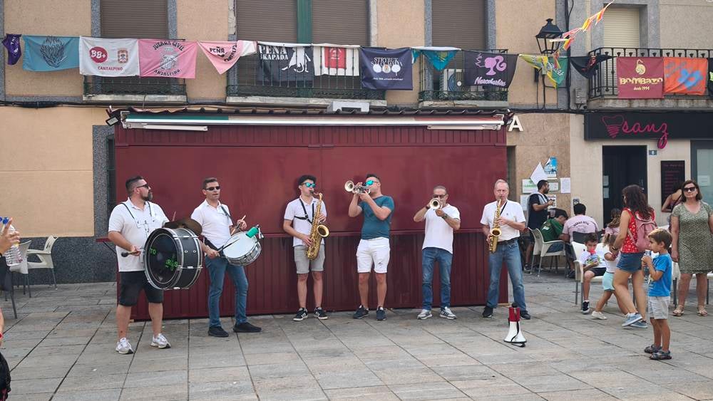 Los cabezudos visitan Cantalpino