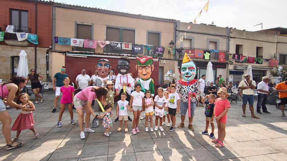 Los cabezudos visitan Cantalpino