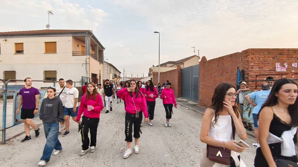 Multitudinario segundo encierro en Macotera