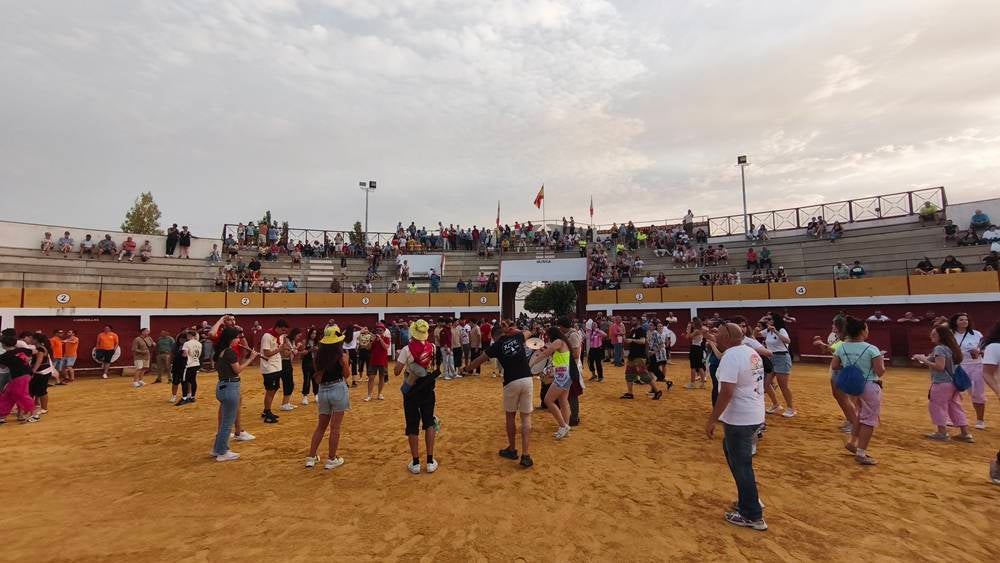 Multitudinario segundo encierro en Macotera