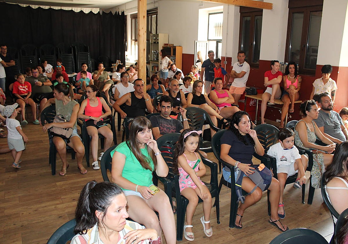 Imagen principal - Diferentes momentos de la jornada.