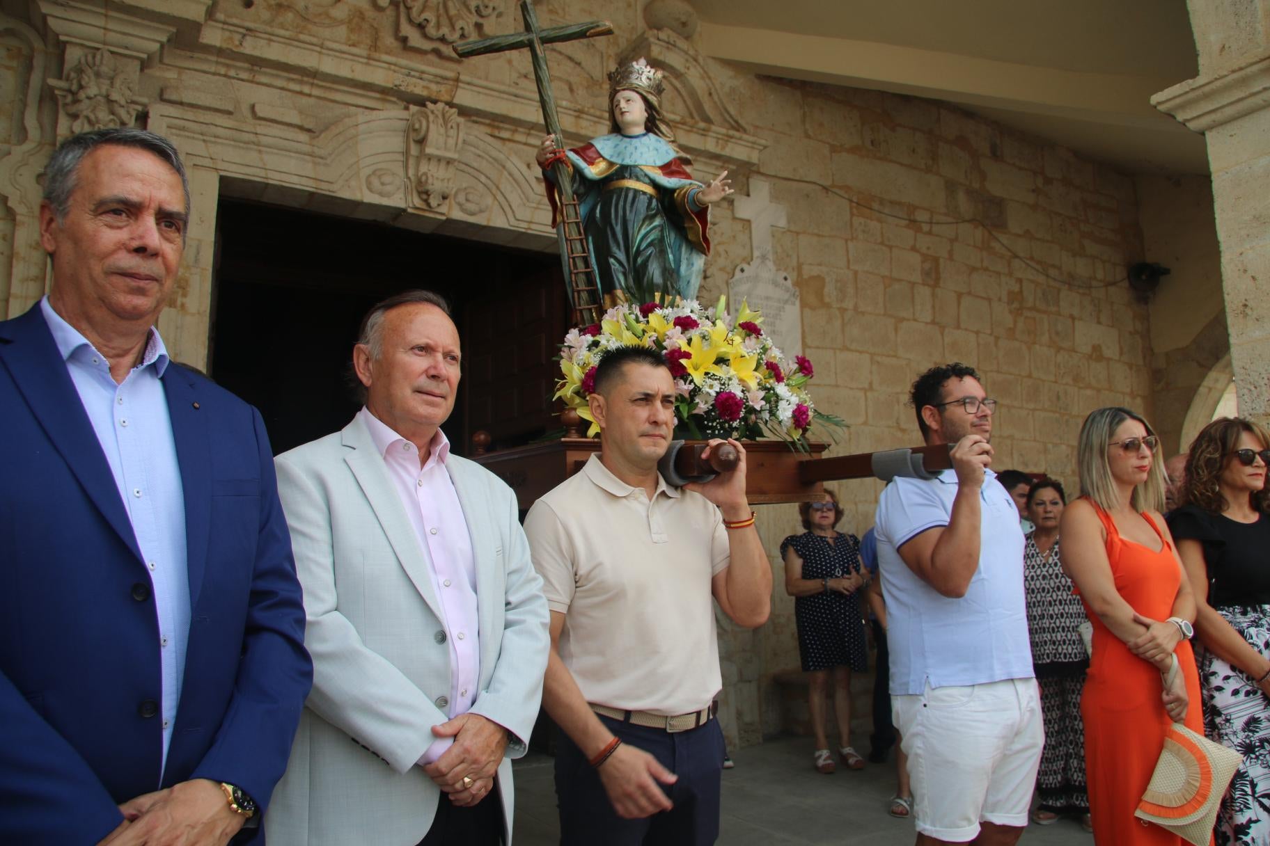 Calzada de Valdunciel llena sus calles para arropar a Santa Elena