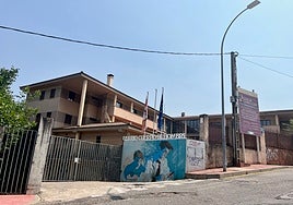 Imagen del exterior de la residencia de estudiantes anexa al instituto Río Cuerpo de Hombre en Béjar.