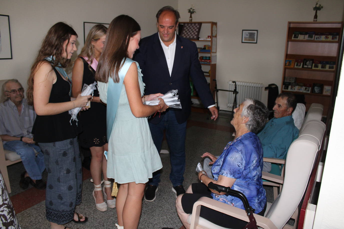 Guijuelo rinde homenaje a los mayores en el final de sus fiestas