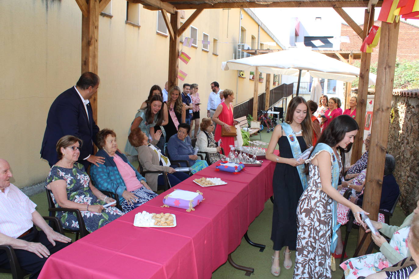 Guijuelo rinde homenaje a los mayores en el final de sus fiestas