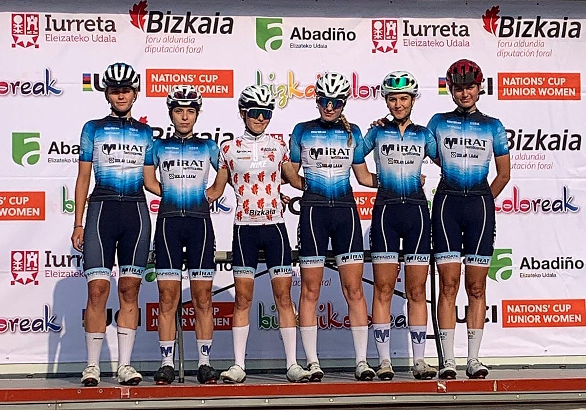 Componentes del Mirat Team, en la prueba de la Copa de Naciones.