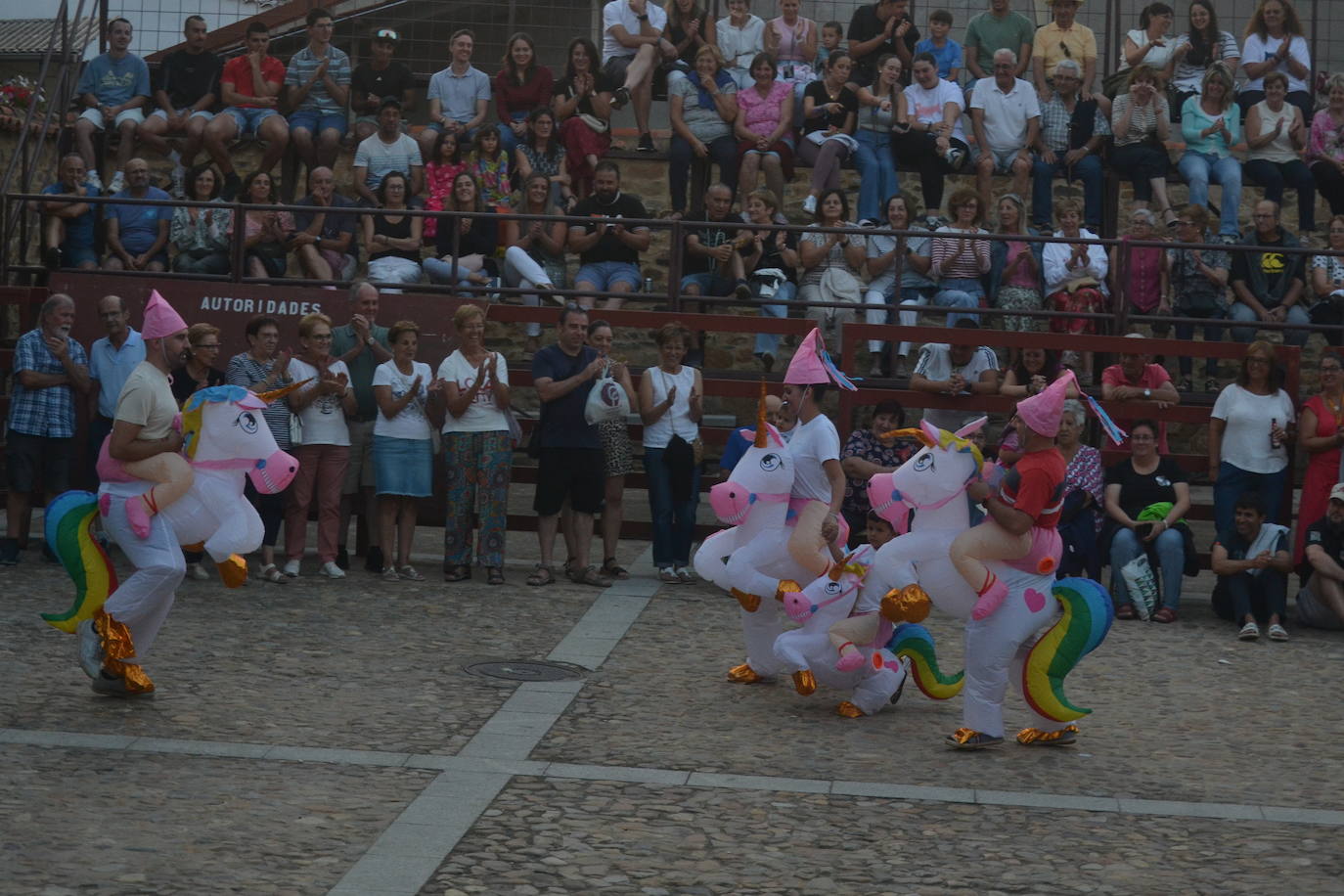 Los vecinos de El Cabaco, estrellas de las fiestas