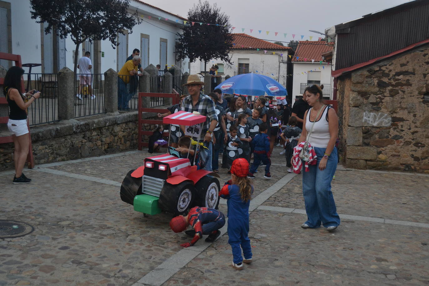 Los vecinos de El Cabaco, estrellas de las fiestas