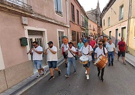 Pasacalles con cabezudos.