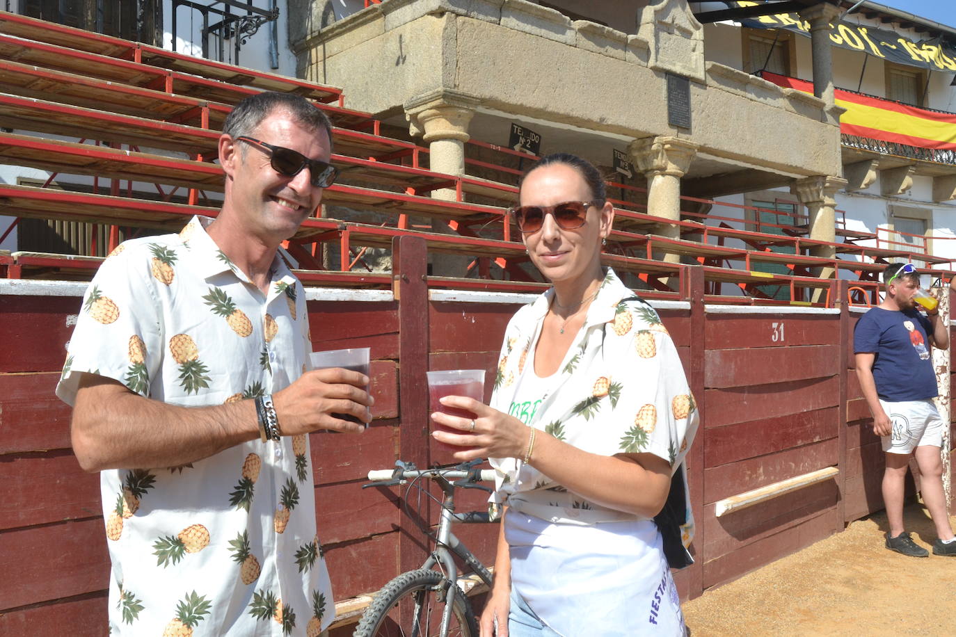 La fiesta se desata con las peñas de Lumbrales