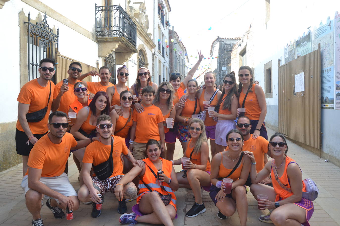 La fiesta se desata con las peñas de Lumbrales