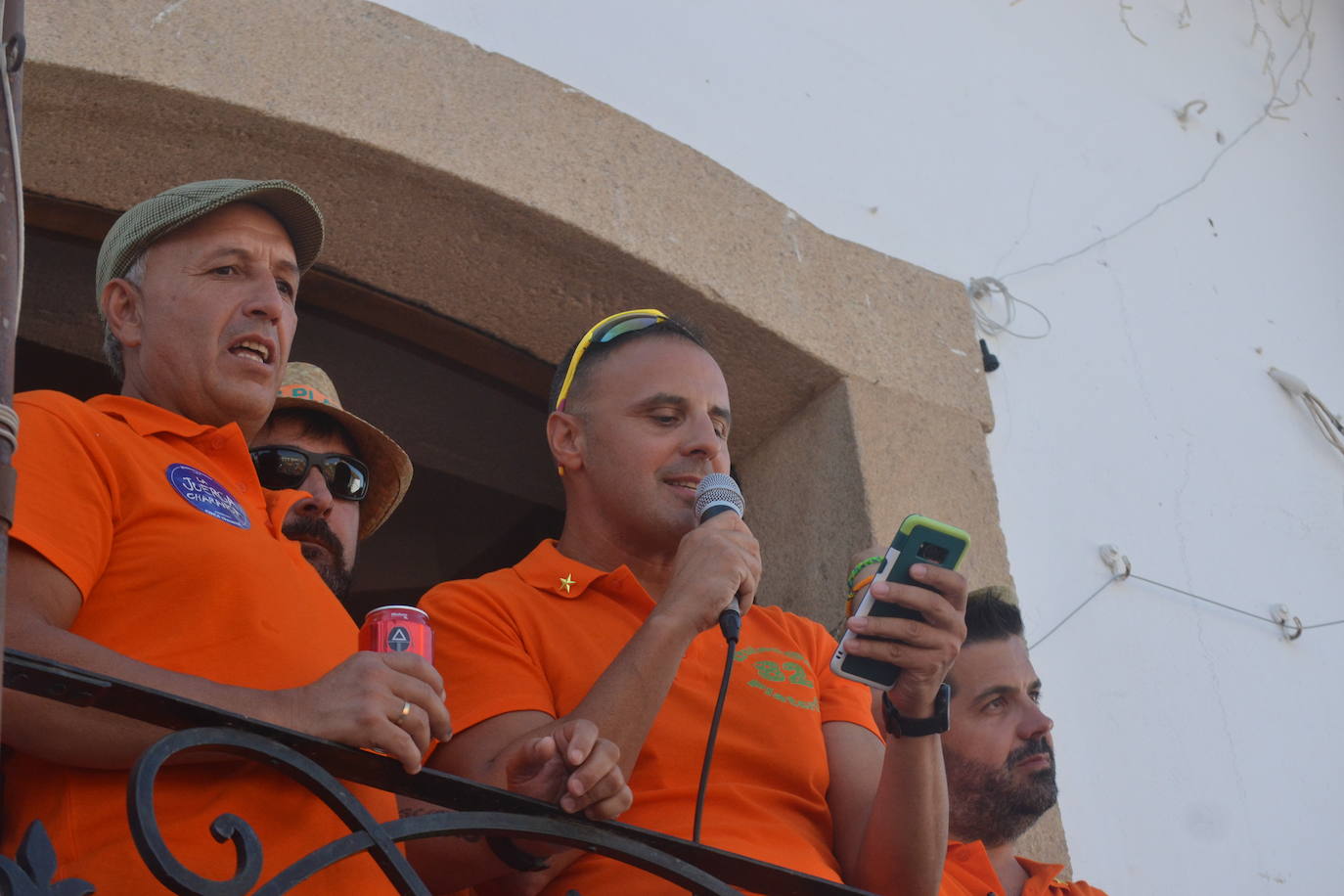 La fiesta se desata con las peñas de Lumbrales