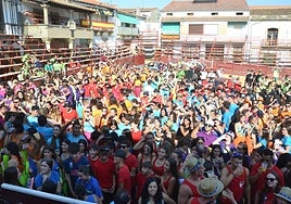 El ambiente en la plaza durante el encuentro