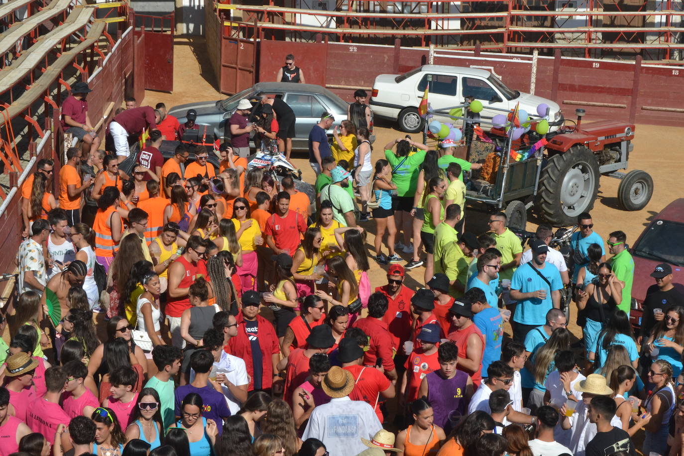 La fiesta se desata con las peñas de Lumbrales