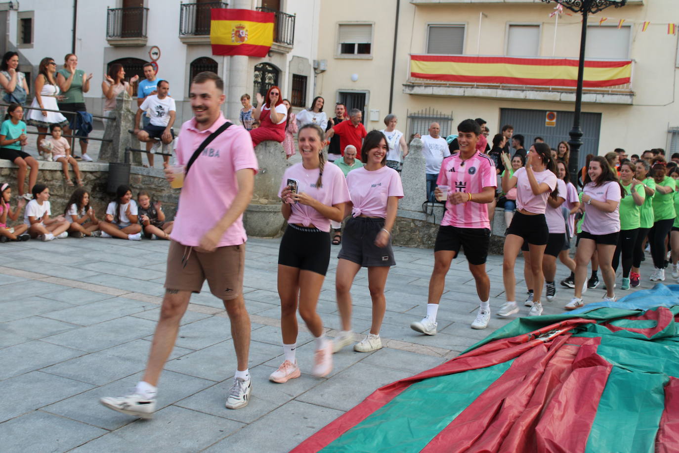 Las peñas disfrutan con las fiestas de Ledrada