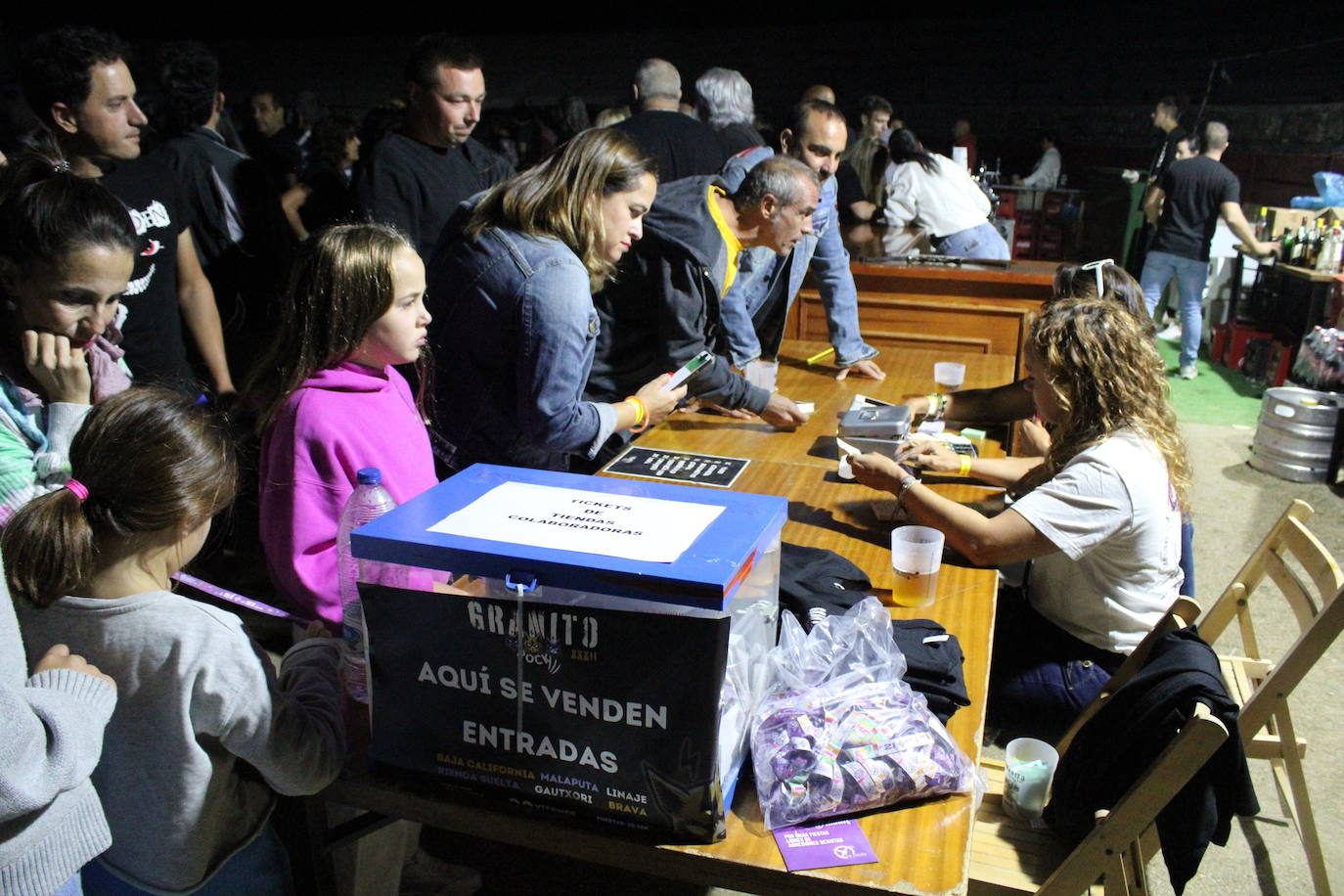 Los Santos disfruta de una completa noche de rock