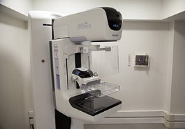 Imagen de un mamógrafo digital.