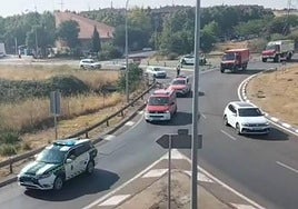 Escolta de la Guardia Civil al convoy a su paso por Salamanca.
