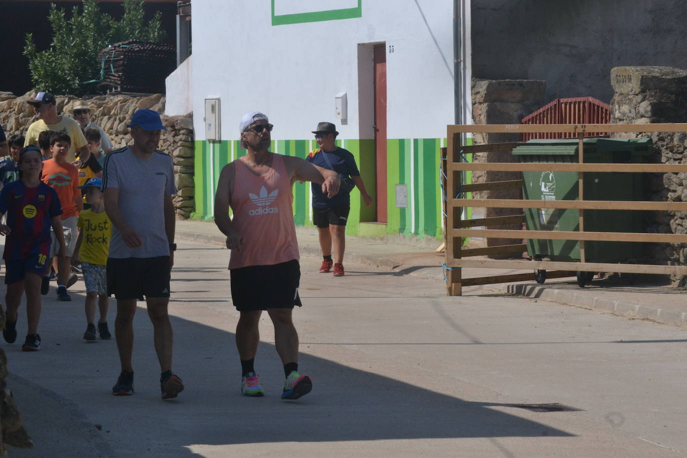 Brillante encierro a caballo en Lumbrales