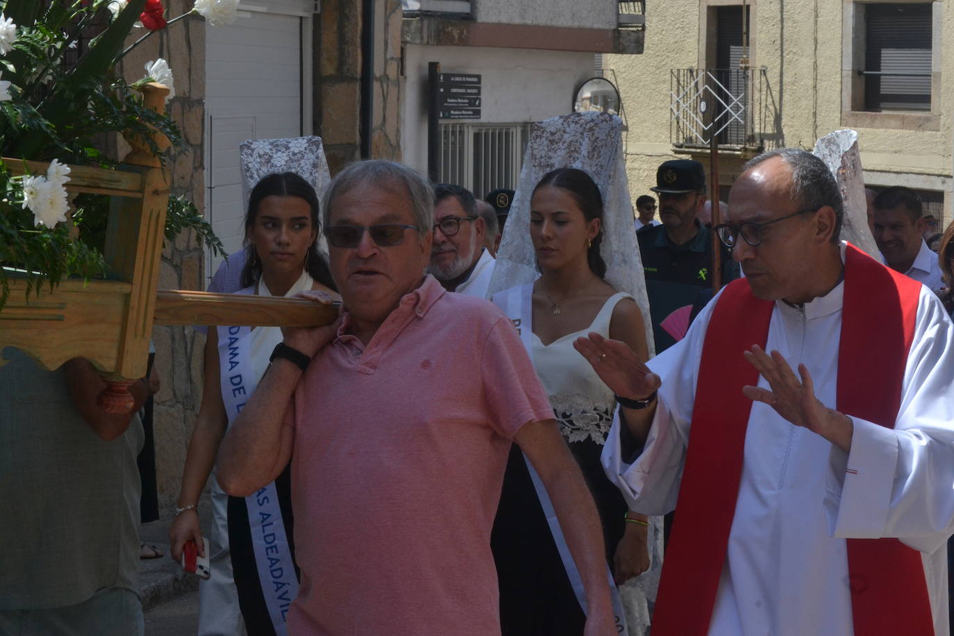 San Bartolo recibe el calor de los vecinos de Aldeadávila
