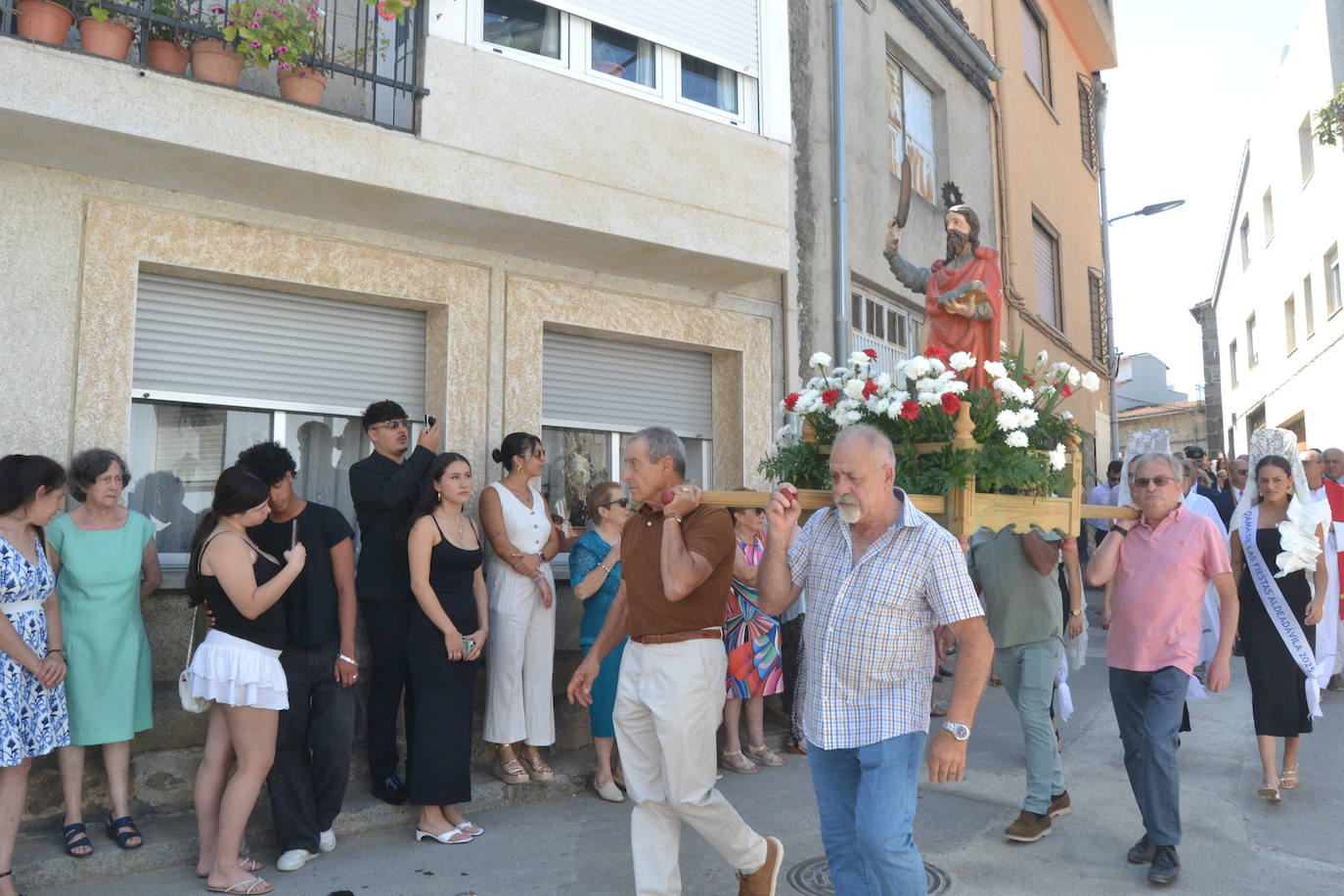 San Bartolo recibe el calor de los vecinos de Aldeadávila